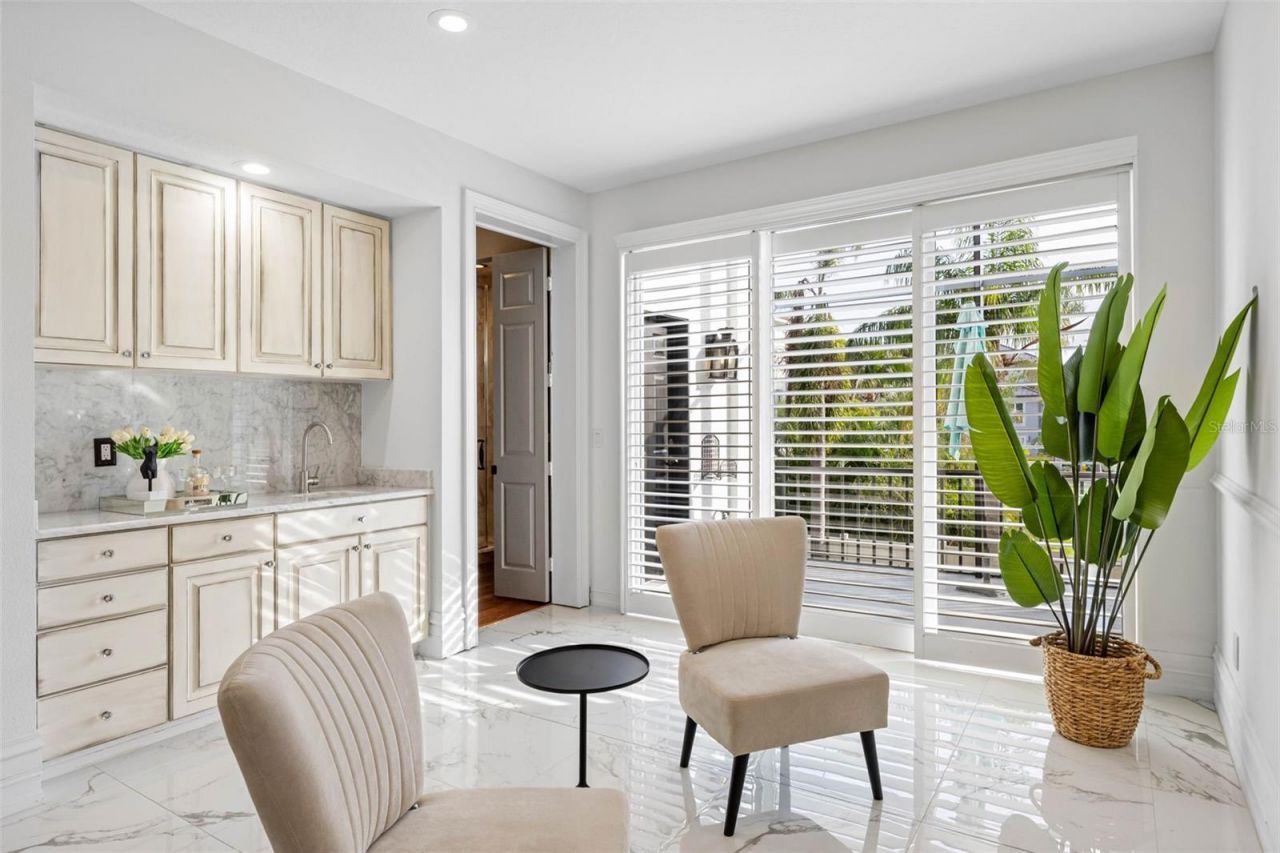 6024 Kipps Colony Drive E, Gulfport, FL 33707 Photo