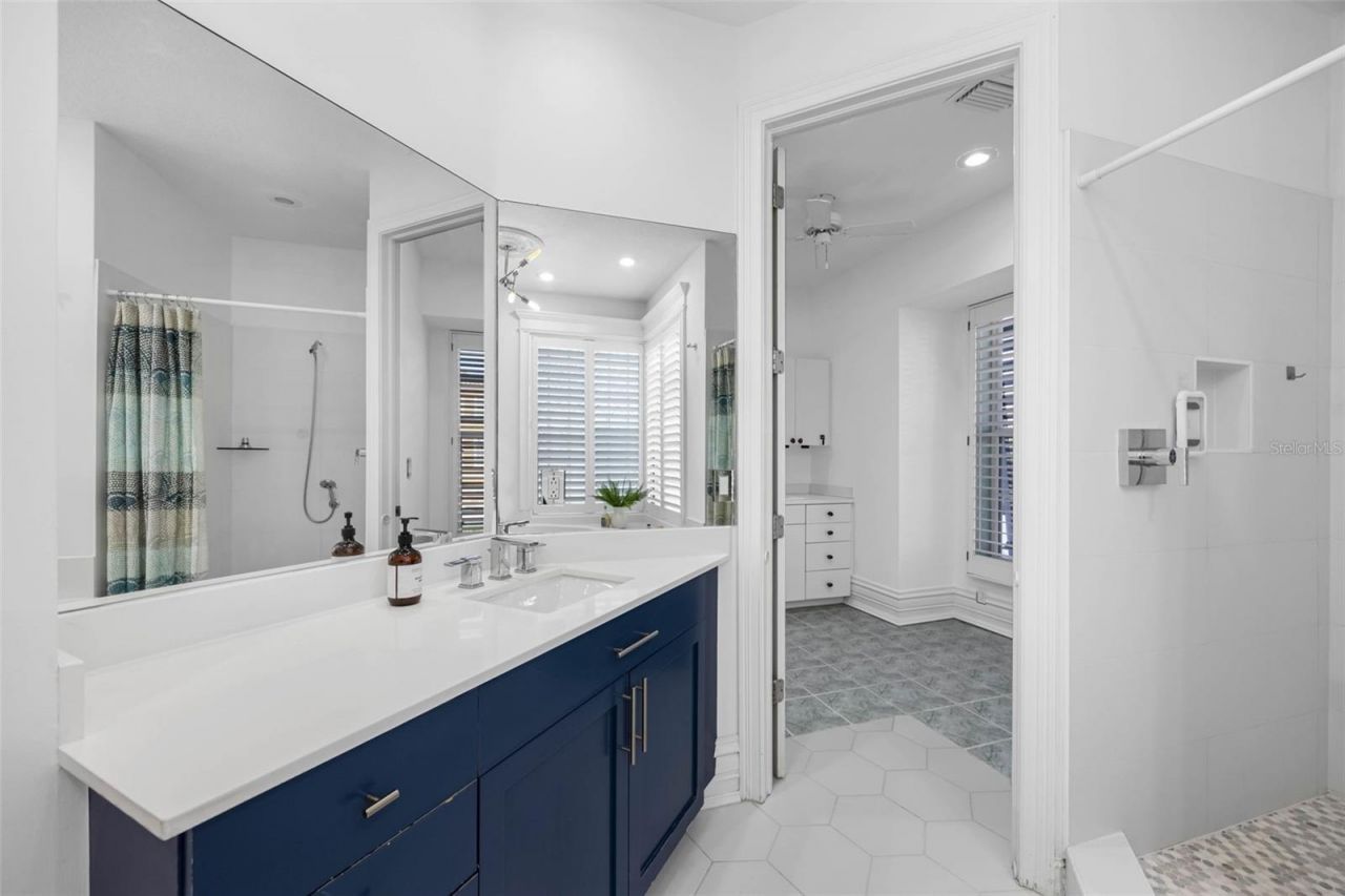 6024 Kipps Colony Drive E, Gulfport, FL 33707 Photo