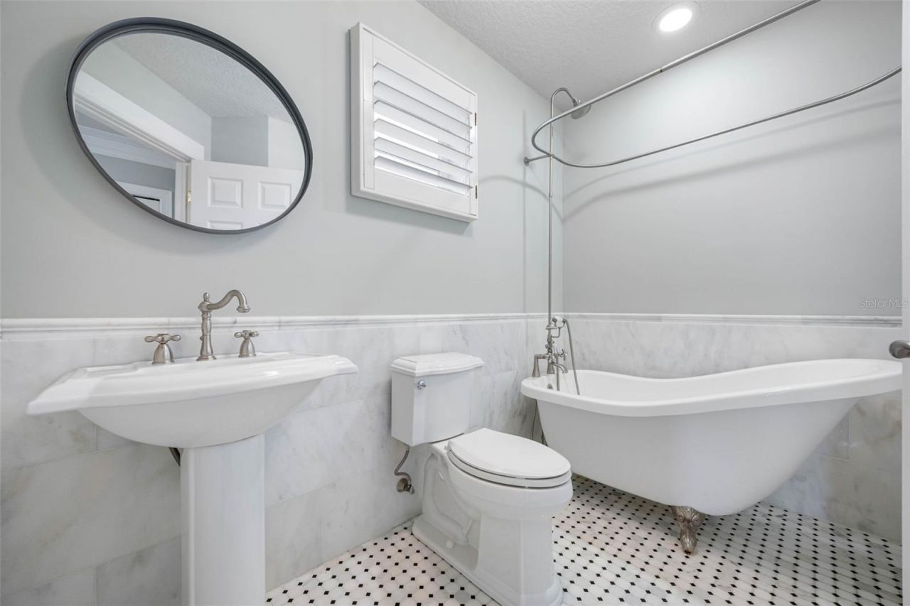 6024 Kipps Colony Drive E, Gulfport, FL 33707 Photo