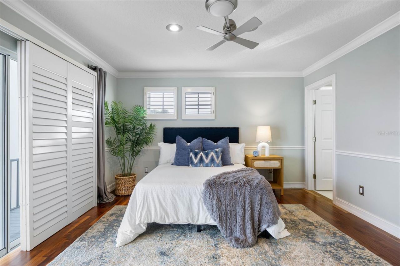 6024 Kipps Colony Drive E, Gulfport, FL 33707 Photo