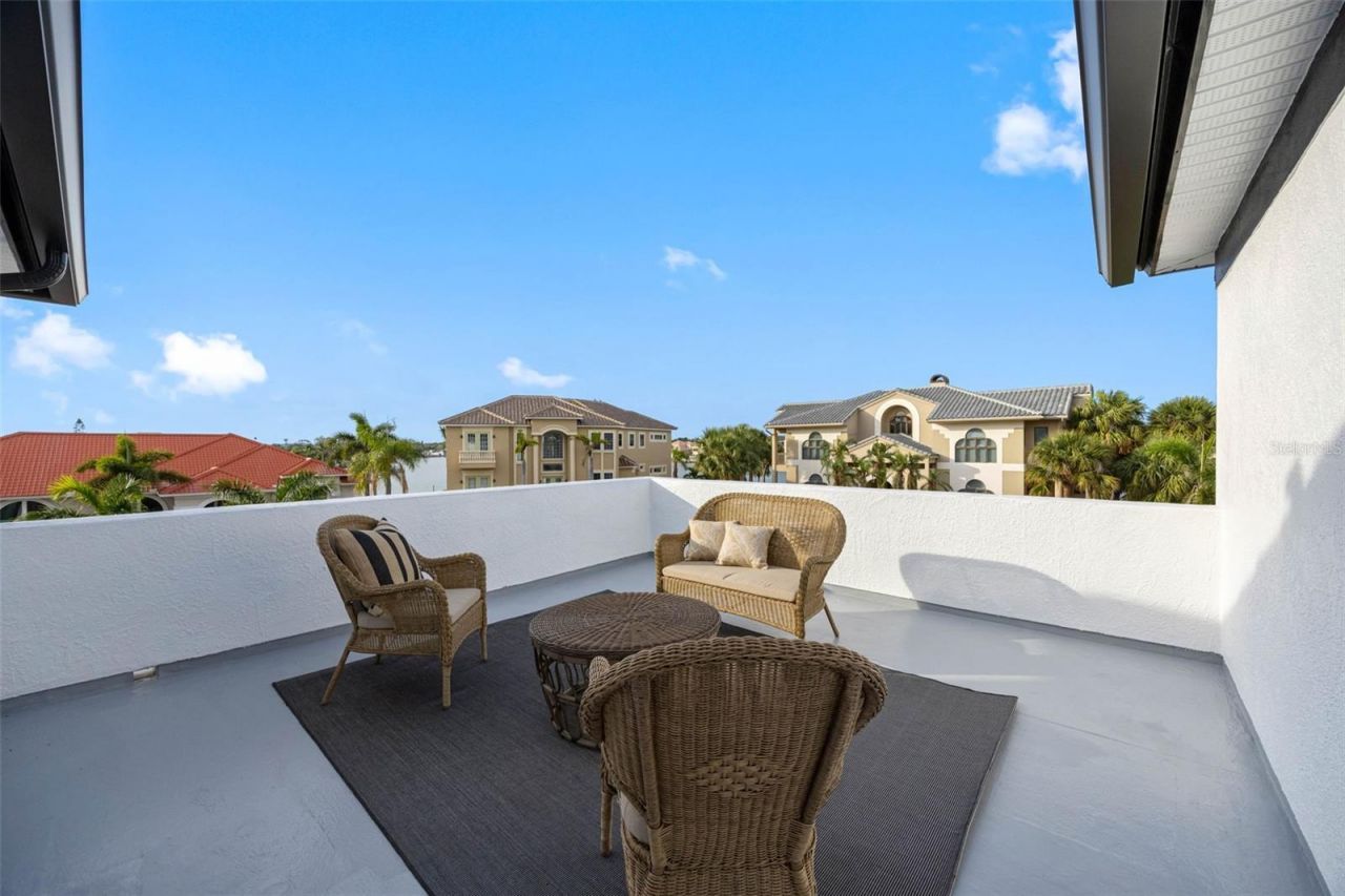 6024 Kipps Colony Drive E, Gulfport, FL 33707 Photo