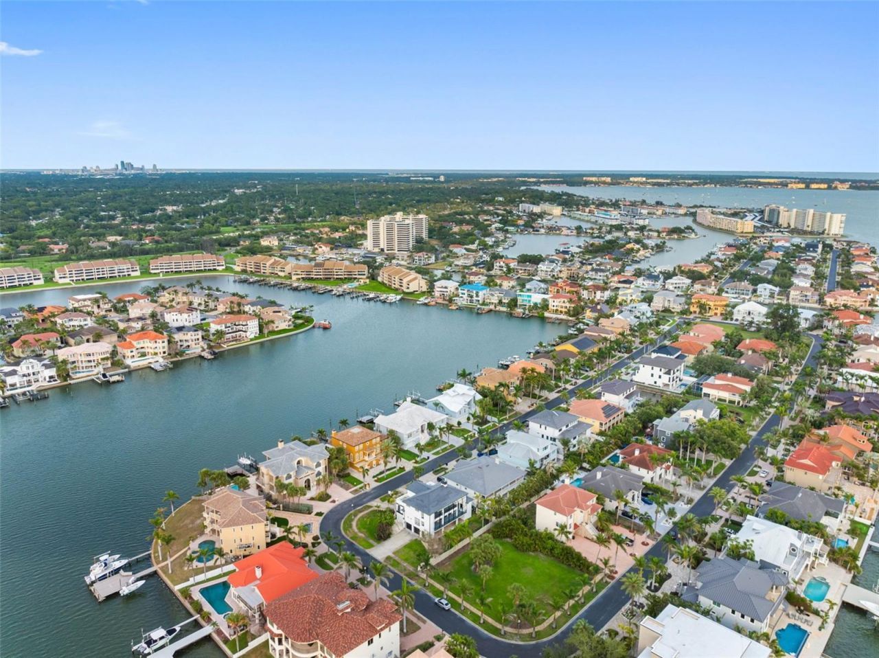 6024 Kipps Colony Drive E, Gulfport, FL 33707 Photo