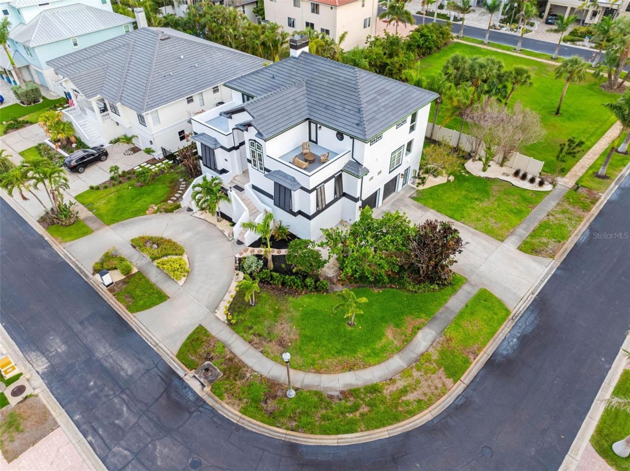 6024 Kipps Colony Drive E, Gulfport, FL 33707 Photo