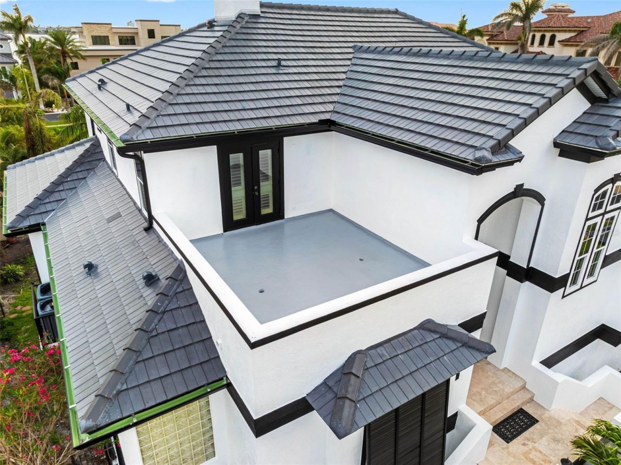 6024 Kipps Colony Drive E, Gulfport, FL 33707 Photo