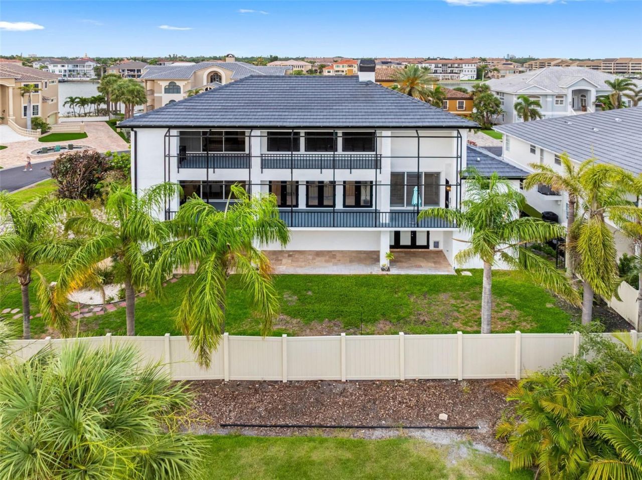 6024 Kipps Colony Drive E, Gulfport, FL 33707 Photo