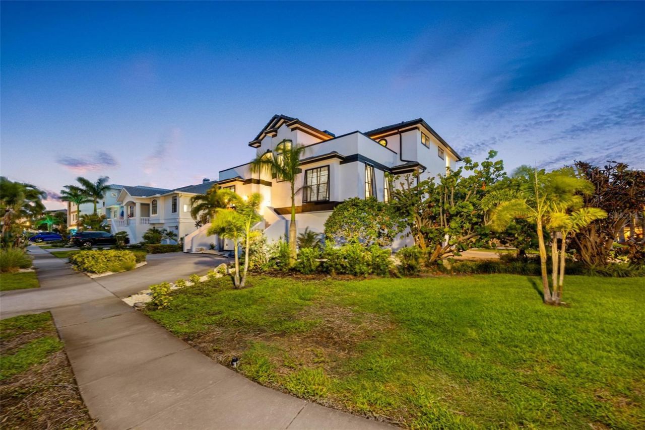 6024 Kipps Colony Drive E, Gulfport, FL 33707 Photo