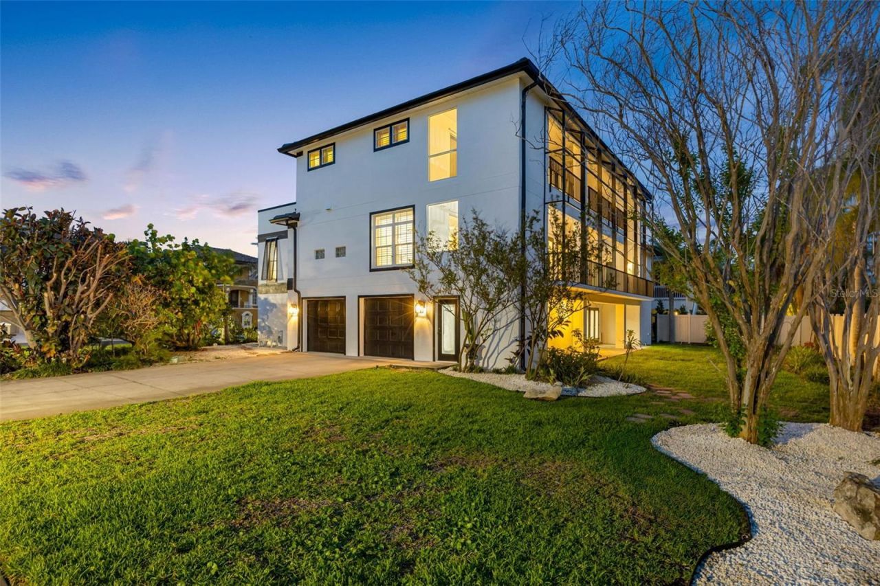 6024 Kipps Colony Drive E, Gulfport, FL 33707 Photo