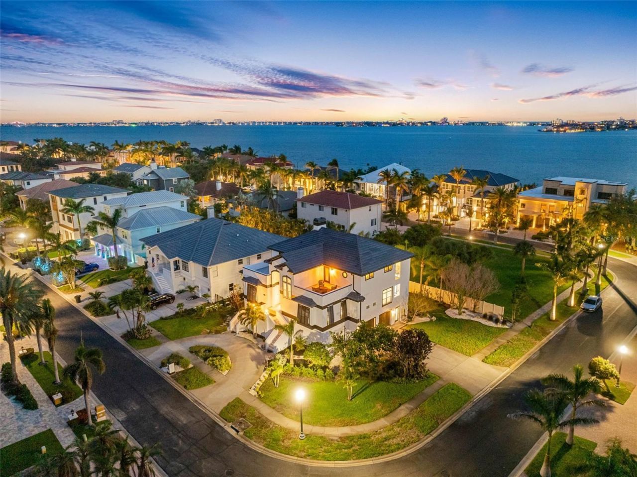 6024 Kipps Colony Drive E, Gulfport, FL 33707 Photo