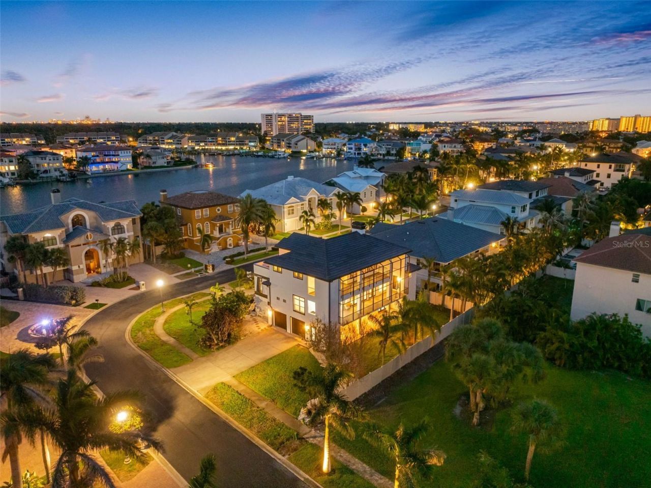 6024 Kipps Colony Drive E, Gulfport, FL 33707 Photo