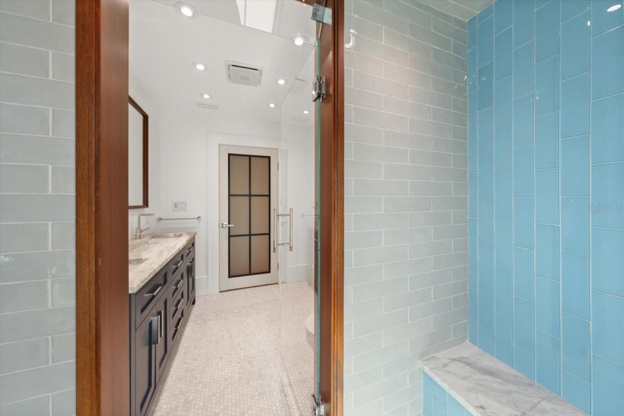 800 17th Avenue N, Saint Petersburg, FL 33704 Photo