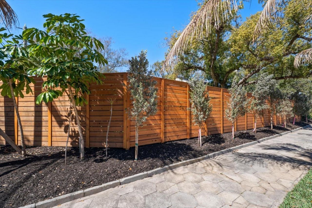 800 17th Avenue N, Saint Petersburg, FL 33704 Photo