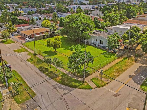 2397 NW 34th St , Miami, FL 33142