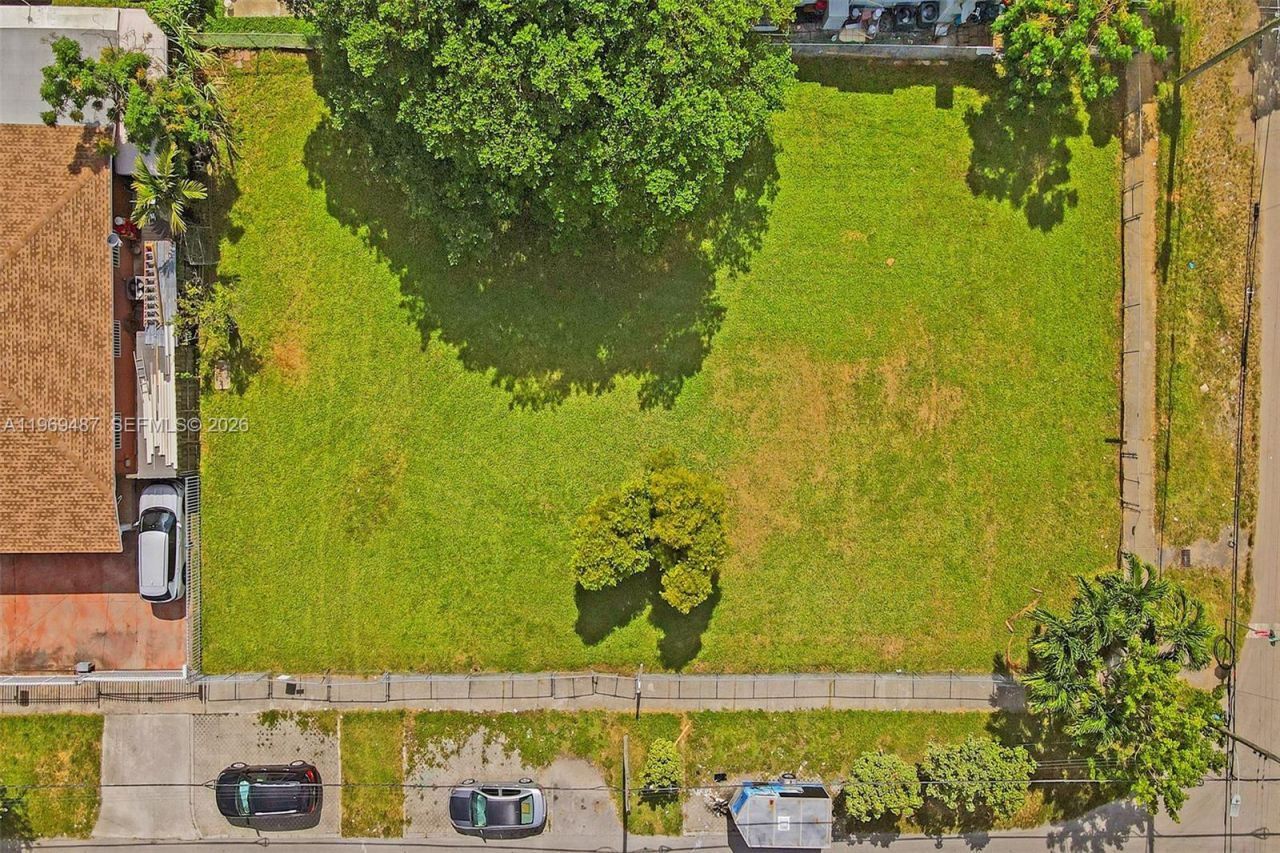 2397 NW 34th St , Miami, FL 33142 Photo