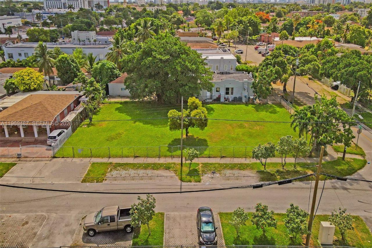 2397 NW 34th St, Miami, FL 33142 Photo