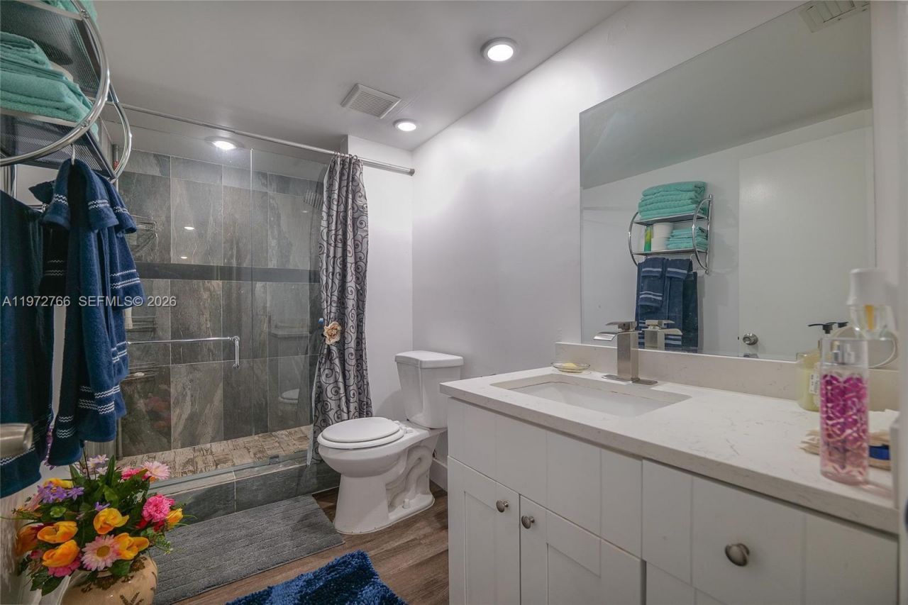 7200 Radice Ct , Unit 309, Lauderhill, FL 33319 Photo