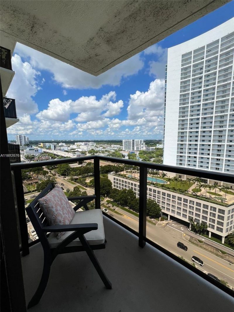 600 NE 36th St, Unit 1909, Miami, FL 33137 Photo