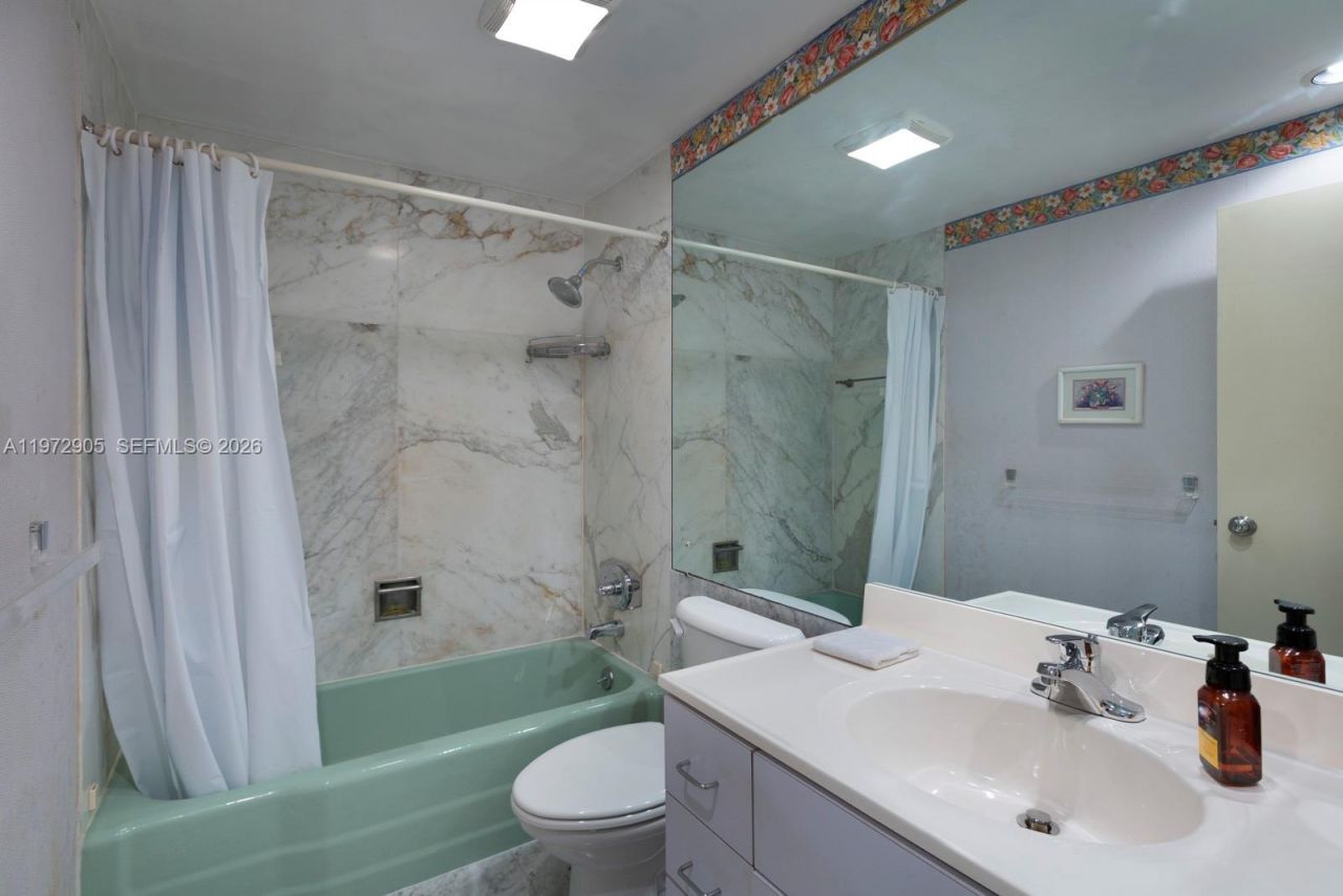 1408 Brickell Bay Dr , Unit 414, Miami, FL 33131 Photo