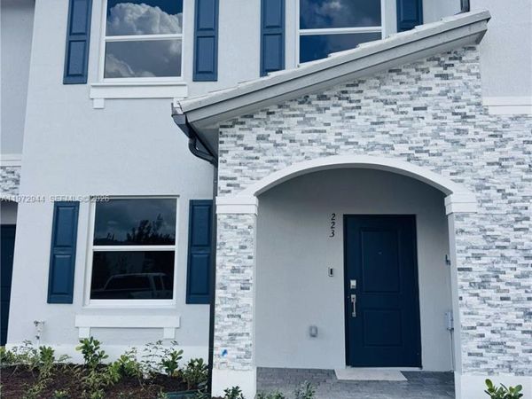 223 SE 11th Ct, Florida City, FL 33034