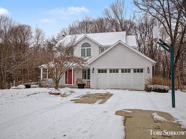 7515 Las Palmas Drive NE, Rockford, MI 49341