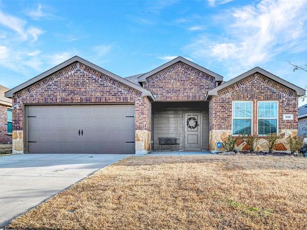 816 Glover Drive, Aubrey, TX 76227