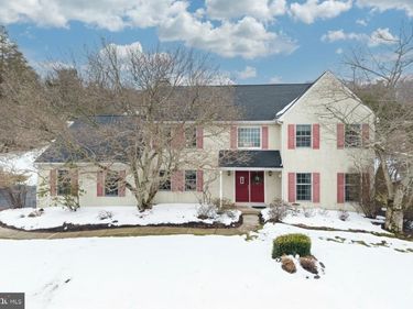 35 OAKWOOD LANE, PHOENIXVILLE, PA 19460