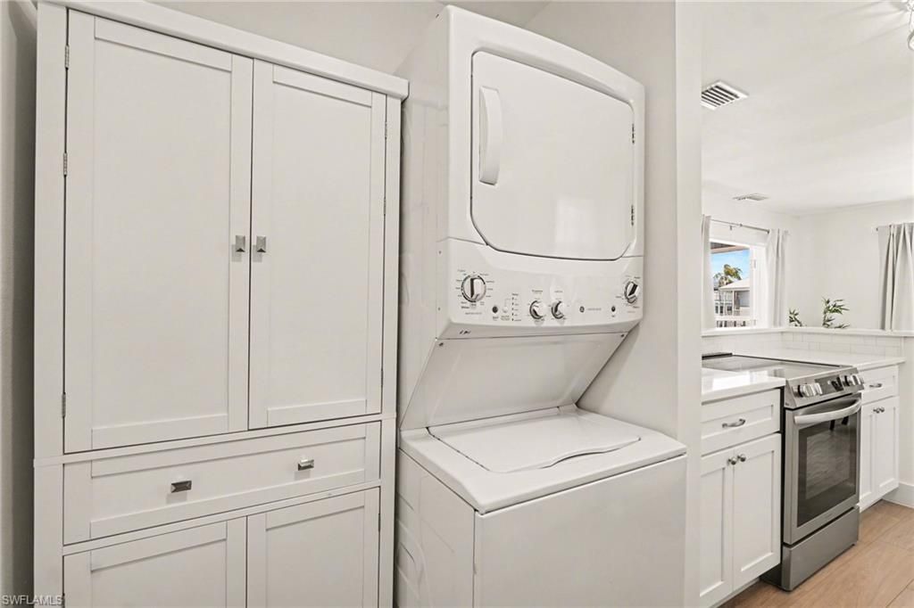 942 Prescott St, Fort Myers Beach, FL 33931 Photo