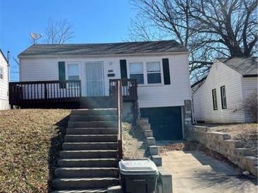 3933 Monroe Avenue, Kansas City, MO 64130