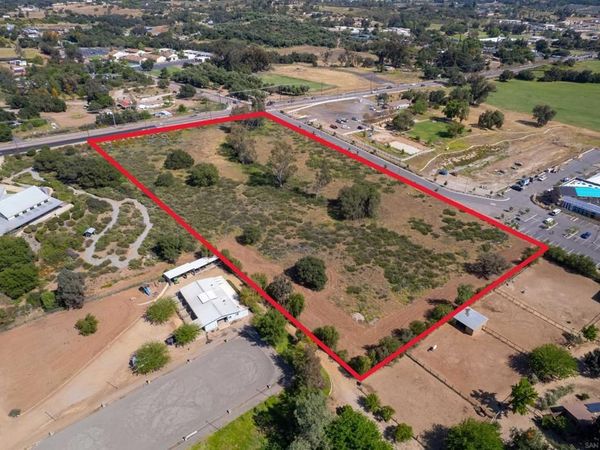 6 Cole Grade Rd , Valley Center, CA 92082
