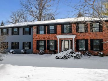 8135 Clarherst Drive, East Amherst, NY 14051