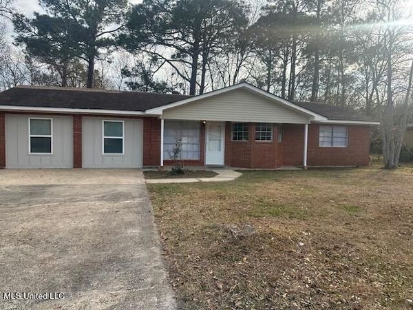 2437 Oxford Drive, Gautier, MS 39553
