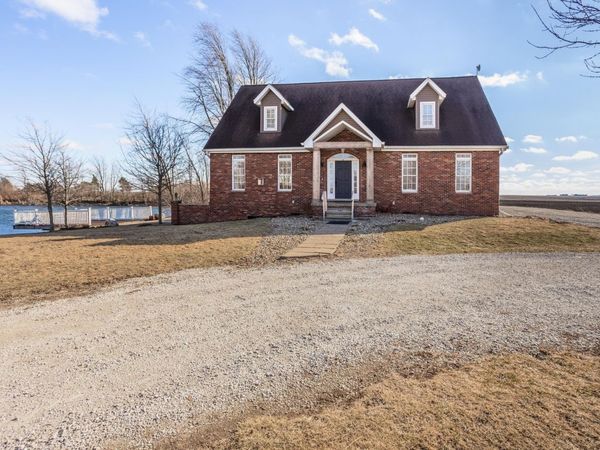 1651 N 2800 East Road , Leroy, IL 61752