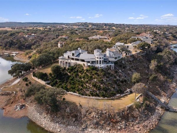 26100 Countryside DR, Spicewood, TX 78669