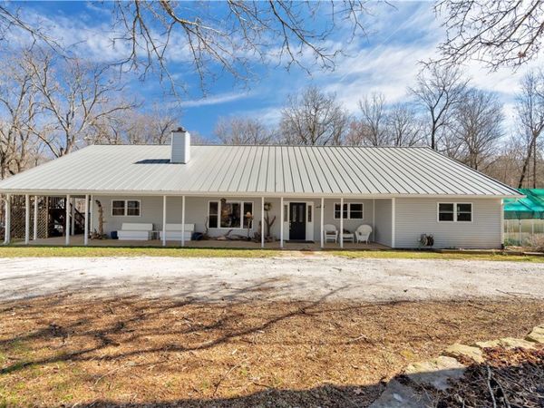 16116 Pin Oak Road, Fayetteville, AR 72704