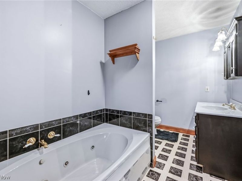 1511 Lake Front Drive, Salem, OH 44460 Photo 19