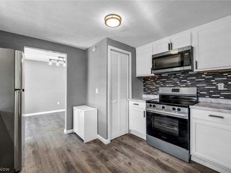 4890 Northwood Drive, Sheffield Village, OH 44054 Photo 18