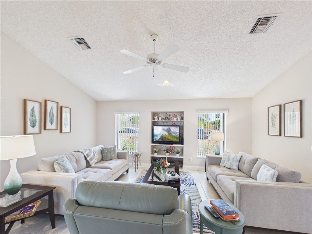 6234 Mirror Lake Manor, Unit 6234, Sebastian, FL 32958 Photo