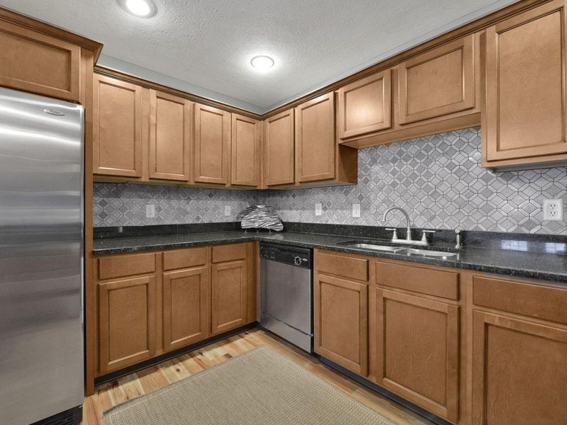 3963 Dinon Drive, Columbus, OH 43221 Photo 16