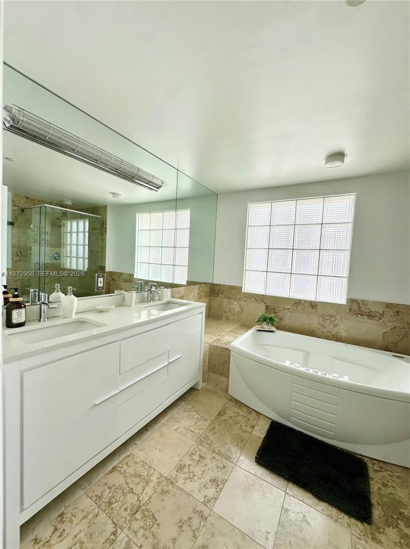 1455 Ocean Dr, Unit 1211, Miami Beach, FL 33139 Photo