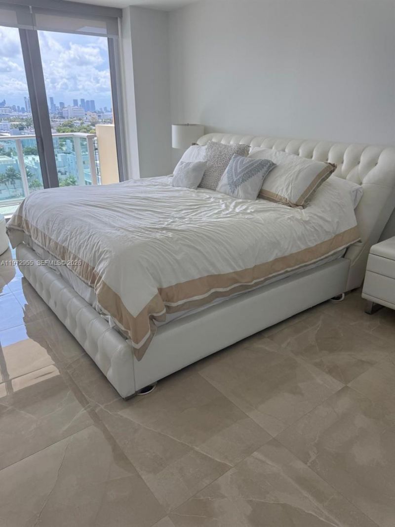 1455 Ocean Dr, Unit 1211, Miami Beach, FL 33139 Photo