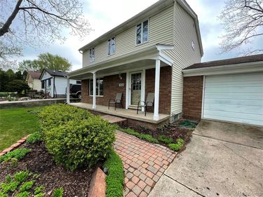 2145 Lakeshire Drive, West Bloomfield Twp, MI 48323