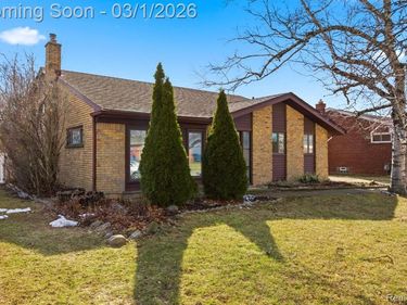 2765 Dunlop Street, Trenton, MI 48183