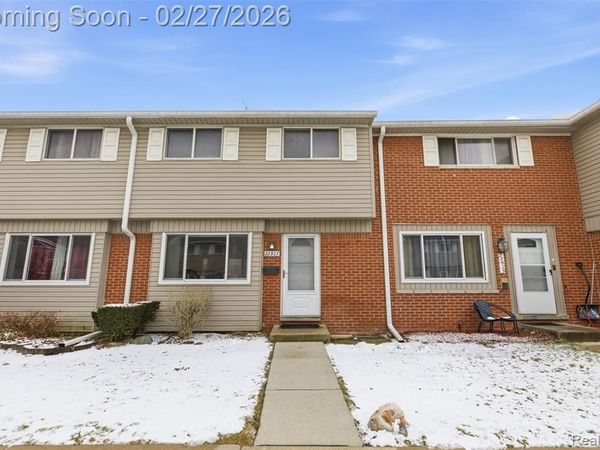 28927 Manchester Street, Westland, MI 48185