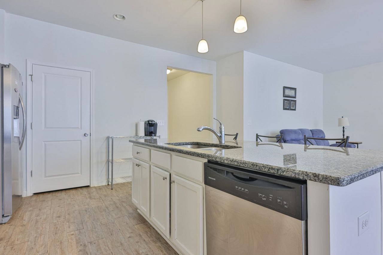 1028 Manassas Dr.  Photo 10