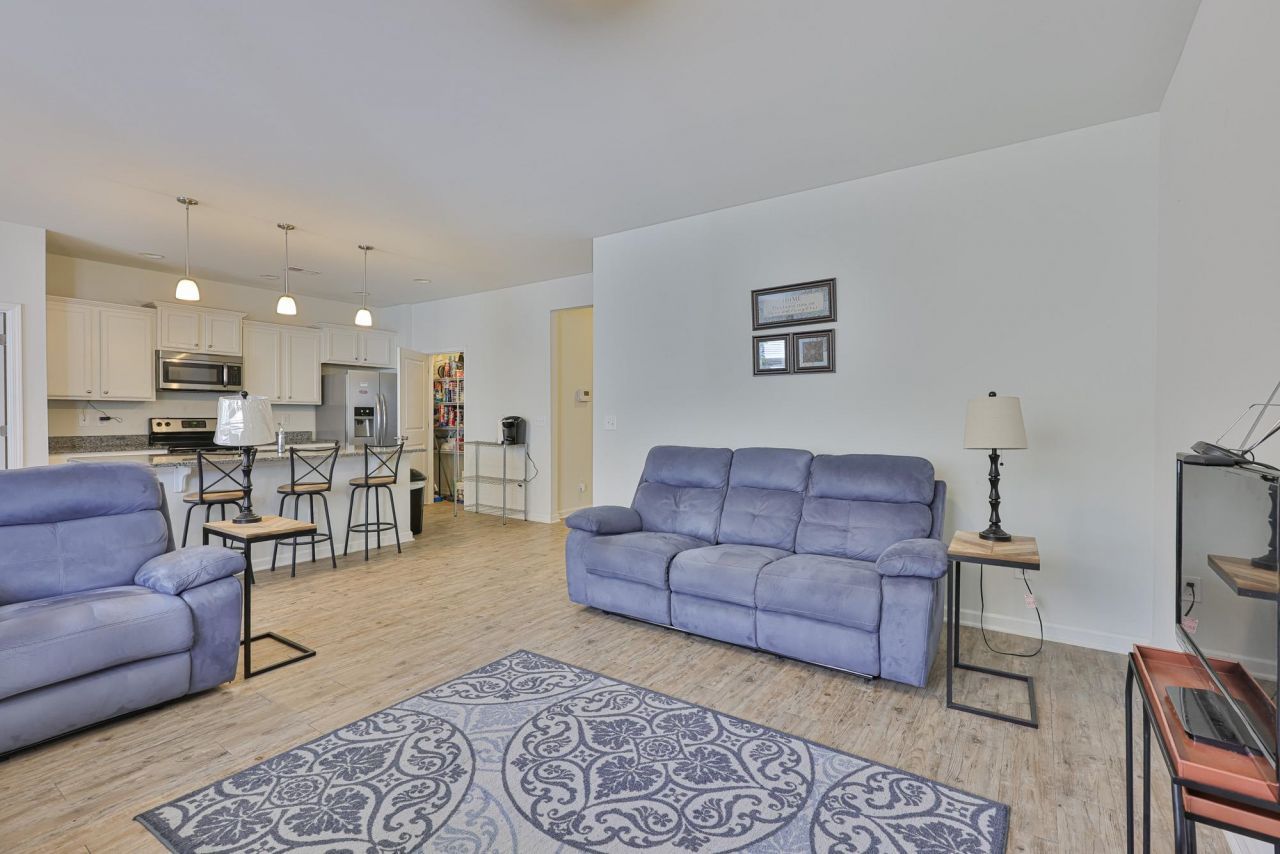 1028 Manassas Dr.  Photo 5