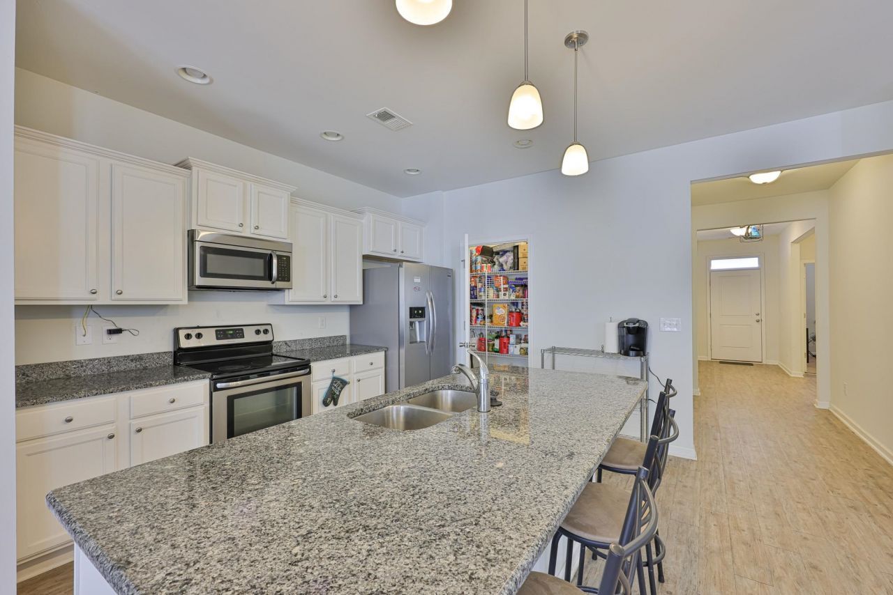 1028 Manassas Dr.  Photo 6