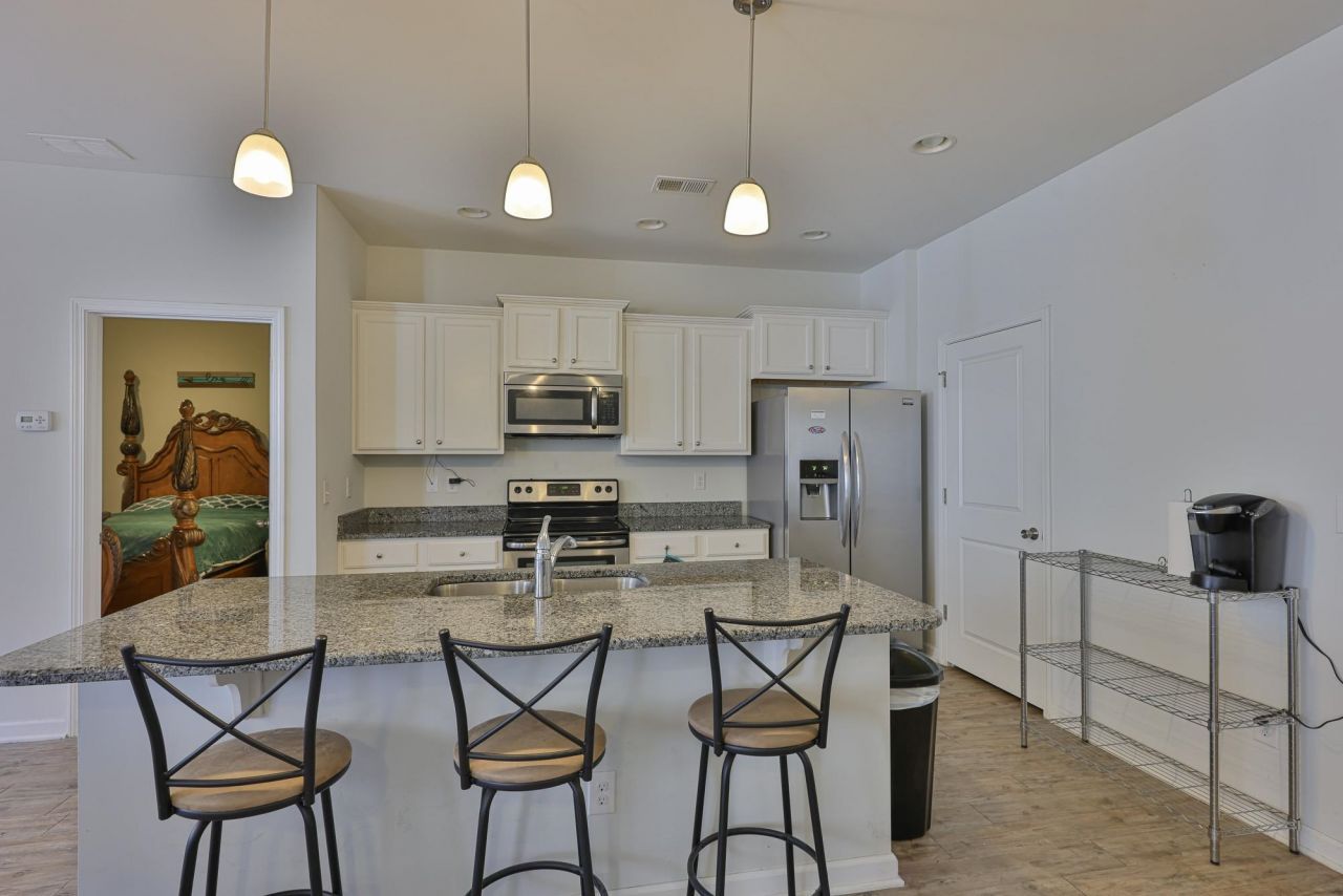 1028 Manassas Dr.  Photo 7