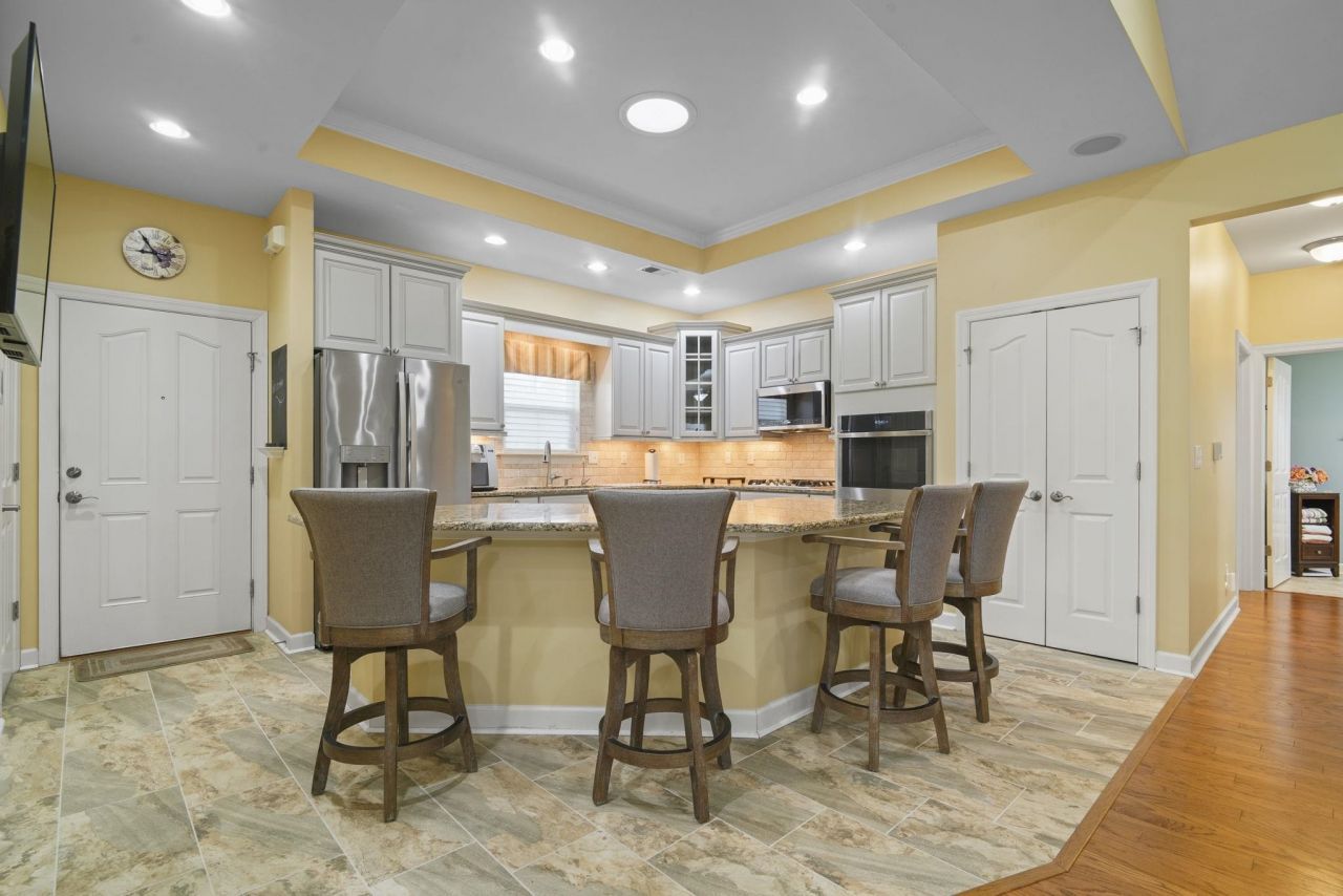 352 Arlington Circle  Photo 12