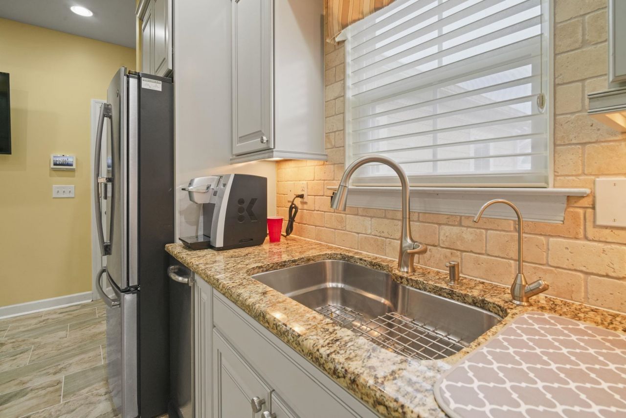 352 Arlington Circle  Photo 14