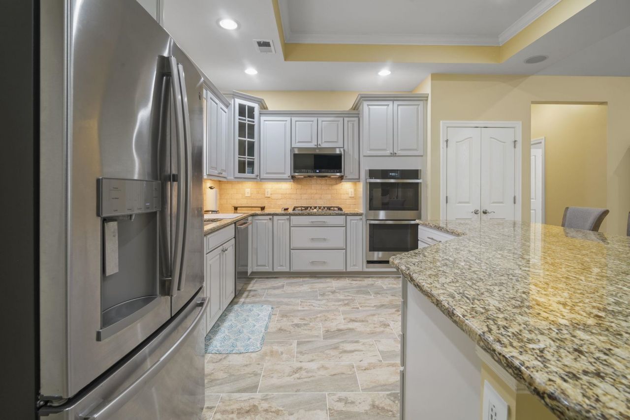 352 Arlington Circle  Photo 15