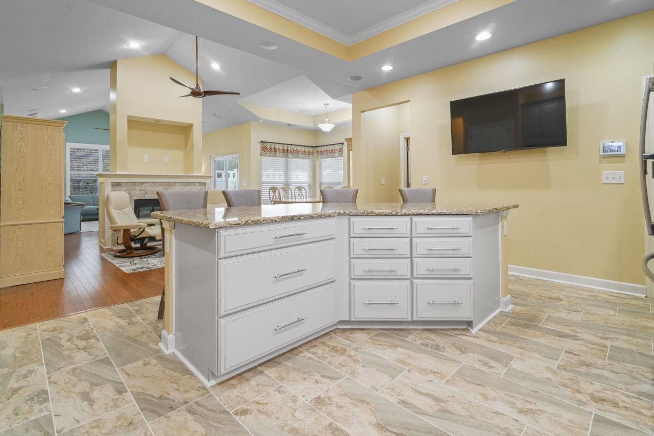 352 Arlington Circle  Photo 19